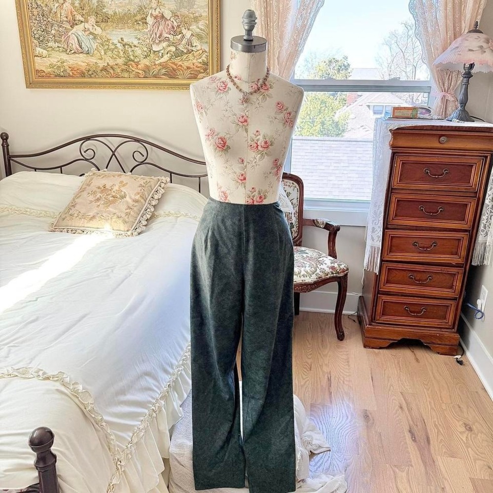 green‎ suede pants  90s Nancy Bolen green faux suede pants size 14